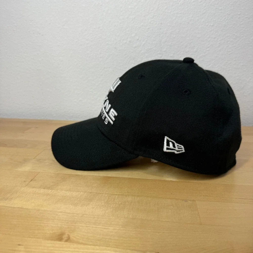 New Era Wayne Industries Batman 39THIRTY Stretch Fit Hat Black Mens M/L